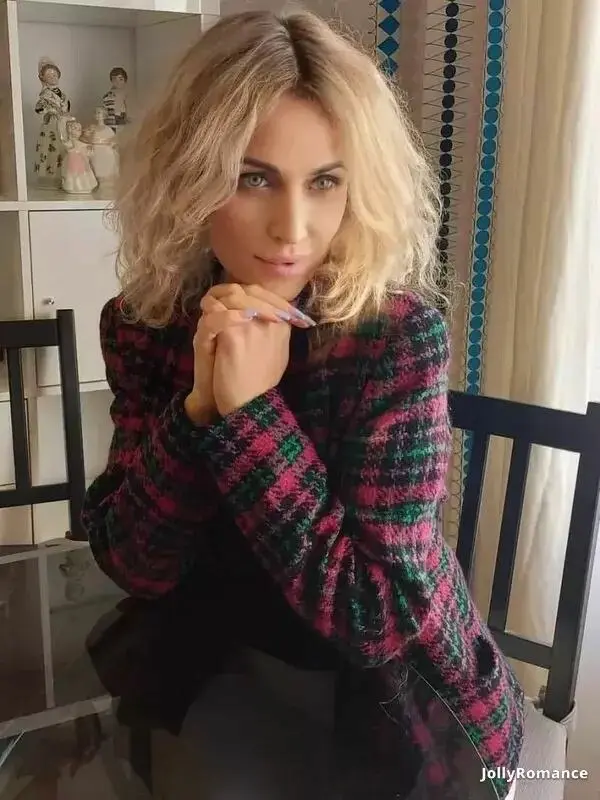 Ksenia Profile image 1